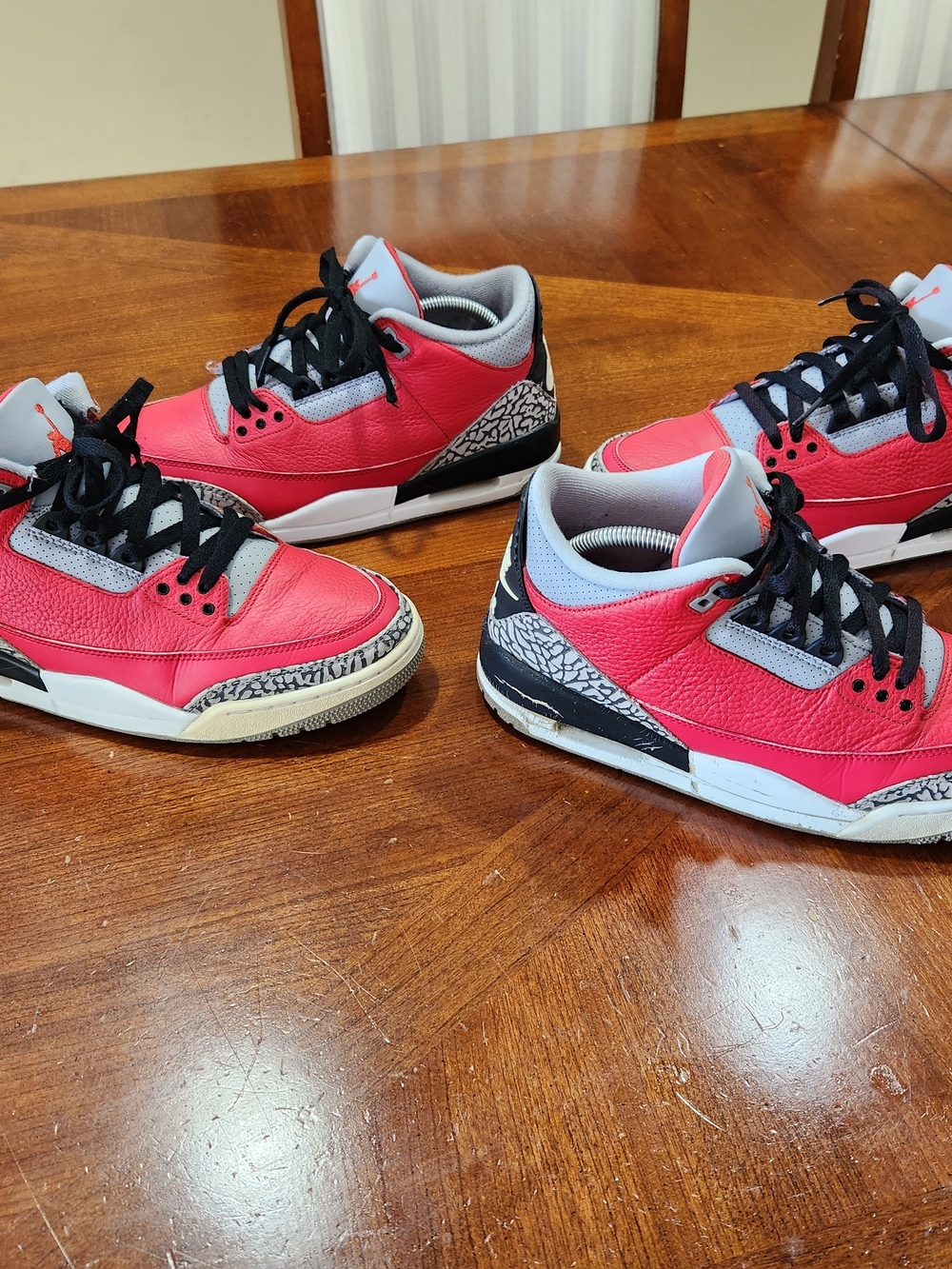 Jordan Men's Red and Black Retro Basketball Sneakers